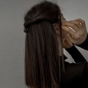 Meet your Posher, Shrouq